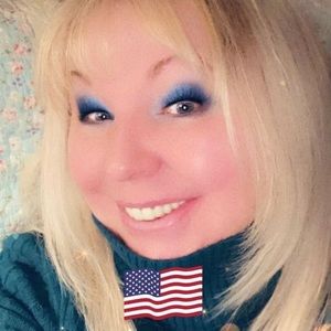 Meet your Posher, Dolores